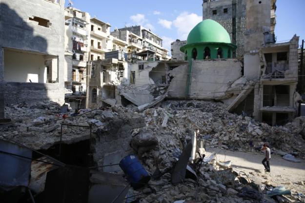 Devastation of the Ibrahim al-Khalil mosque in Tareeq al Bab after Assad's barrel bombs, Aleppo, April 2015 (source)